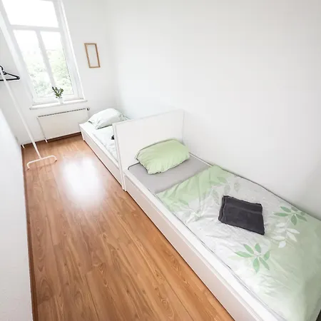 3-room With 4 Single Beds Apartment *